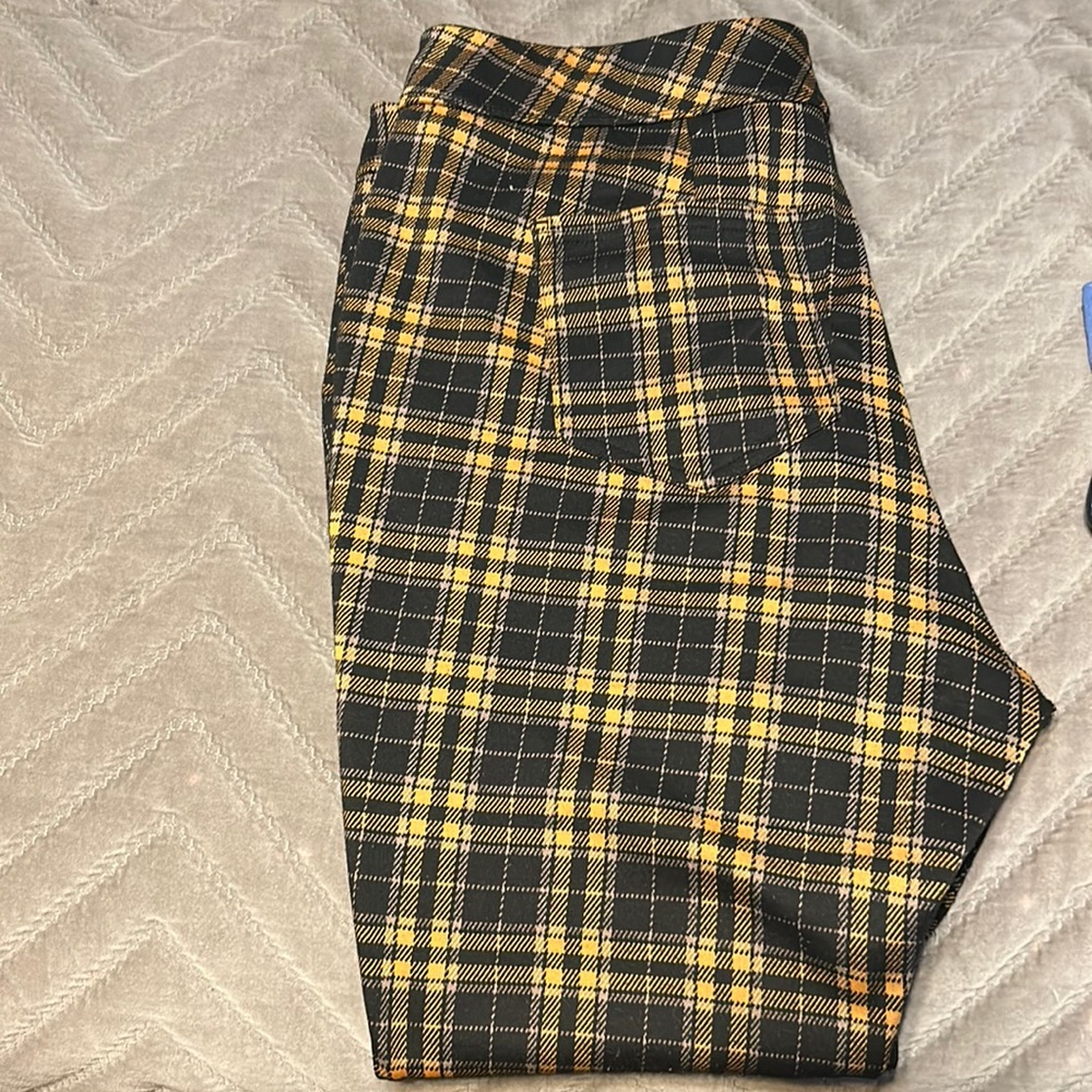 Cute, snug, black, and yellow plaid pants🐝🌻